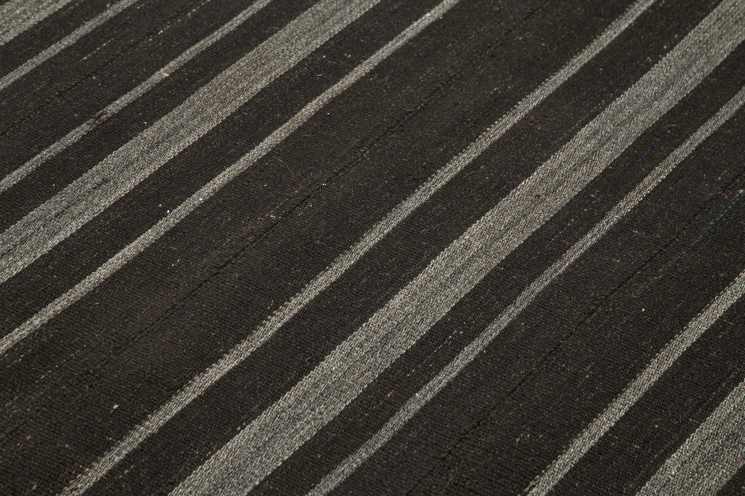 Striped Kilim Kahverengi Çizgili Keçi Tüyü El Dokuma Halısı 182x275 Agacan