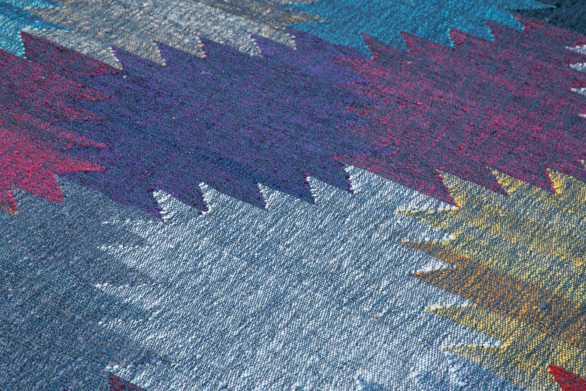 Scrap Mavi Geometrik Pamuk Yün El Dokuma Halısı 250x353 Agacan