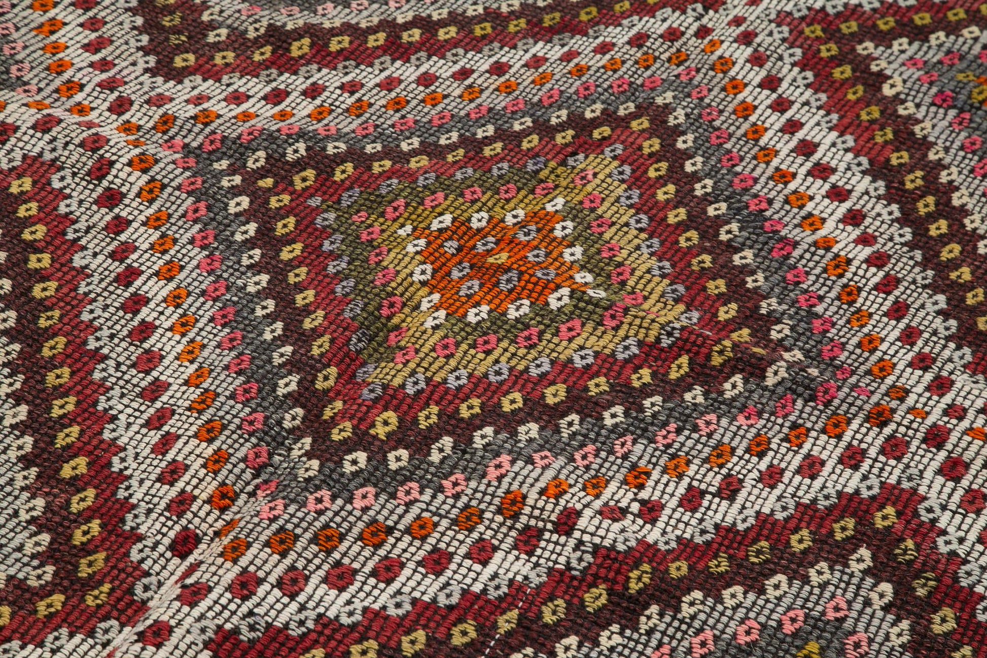 Geometric Kilim Beyaz Geometrik Keçi Tüyü El Dokuma Halısı 196x323 Agacan