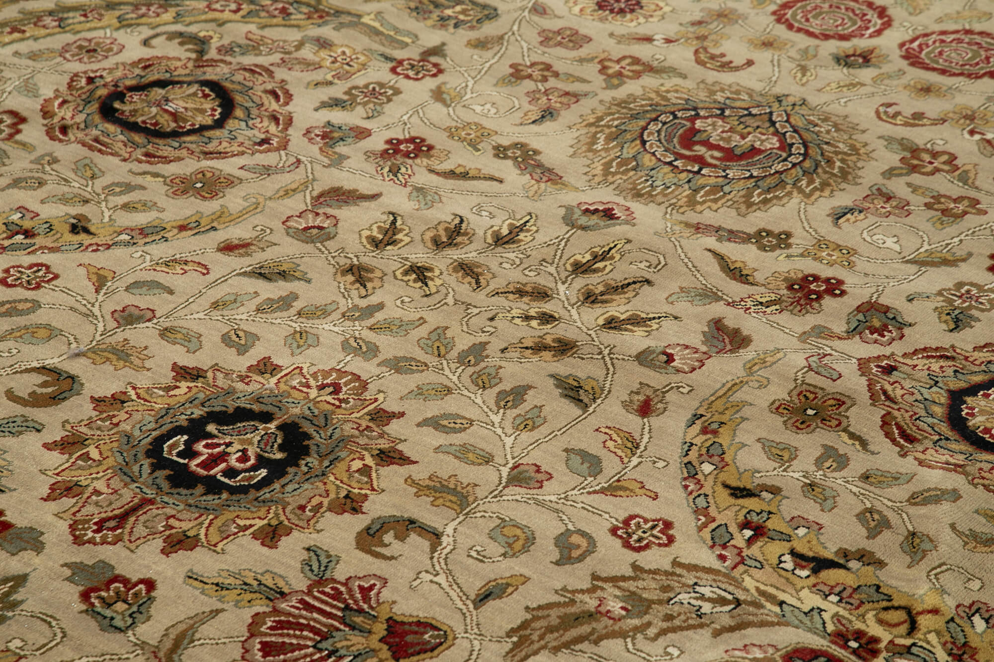 Tebriz Bej Klasik Pamuk Yün El Dokuma Halısı 373x462 Agacan