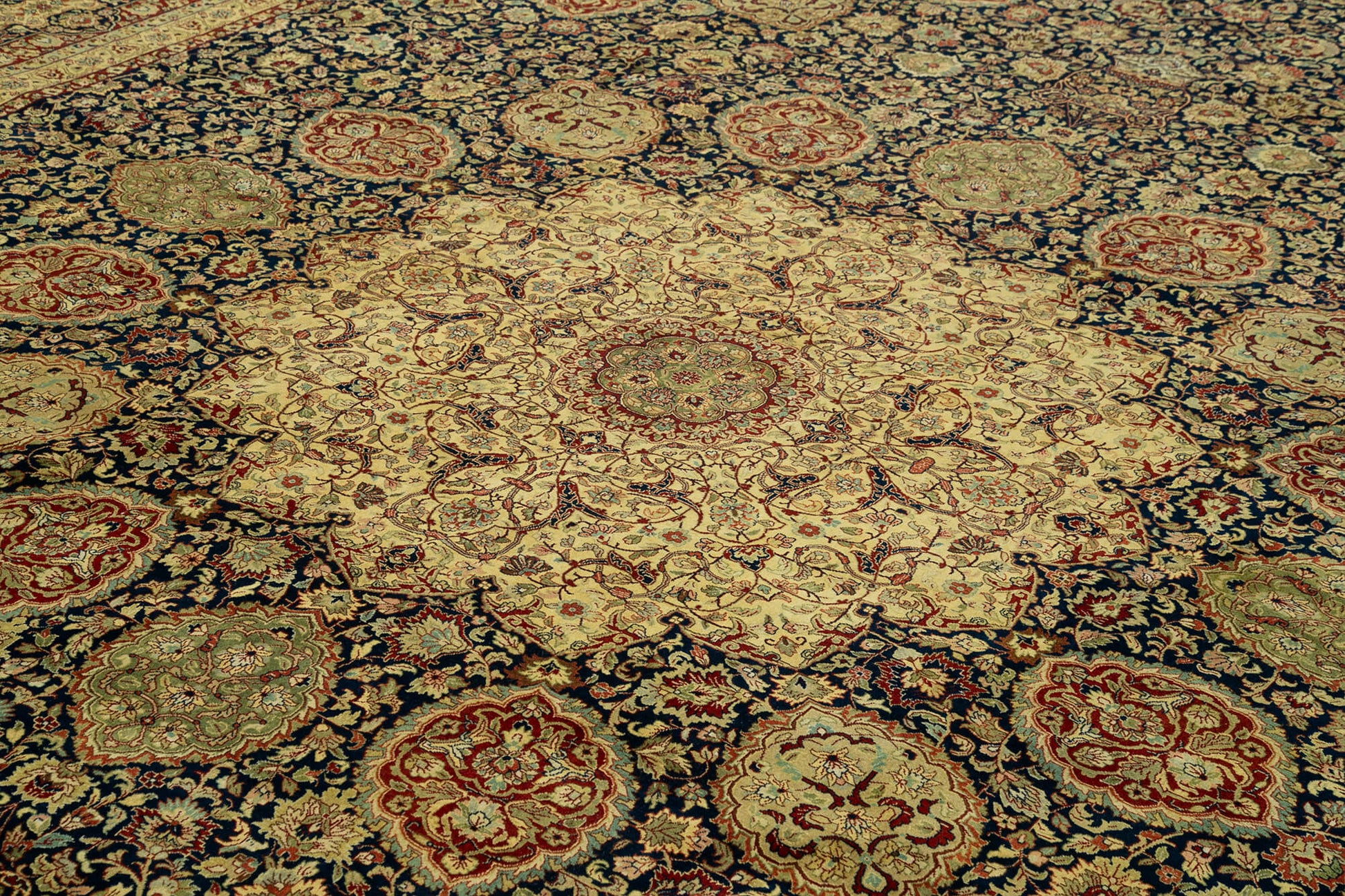 Tebriz Kahverengi Klasik Pamuk Yün El Dokuma Halısı 367x470 Agacan