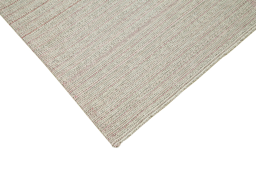 Large Striped Pink & Beige Flatweave Kilim Rug 275x365 cm (9' x 12') – in the living room
