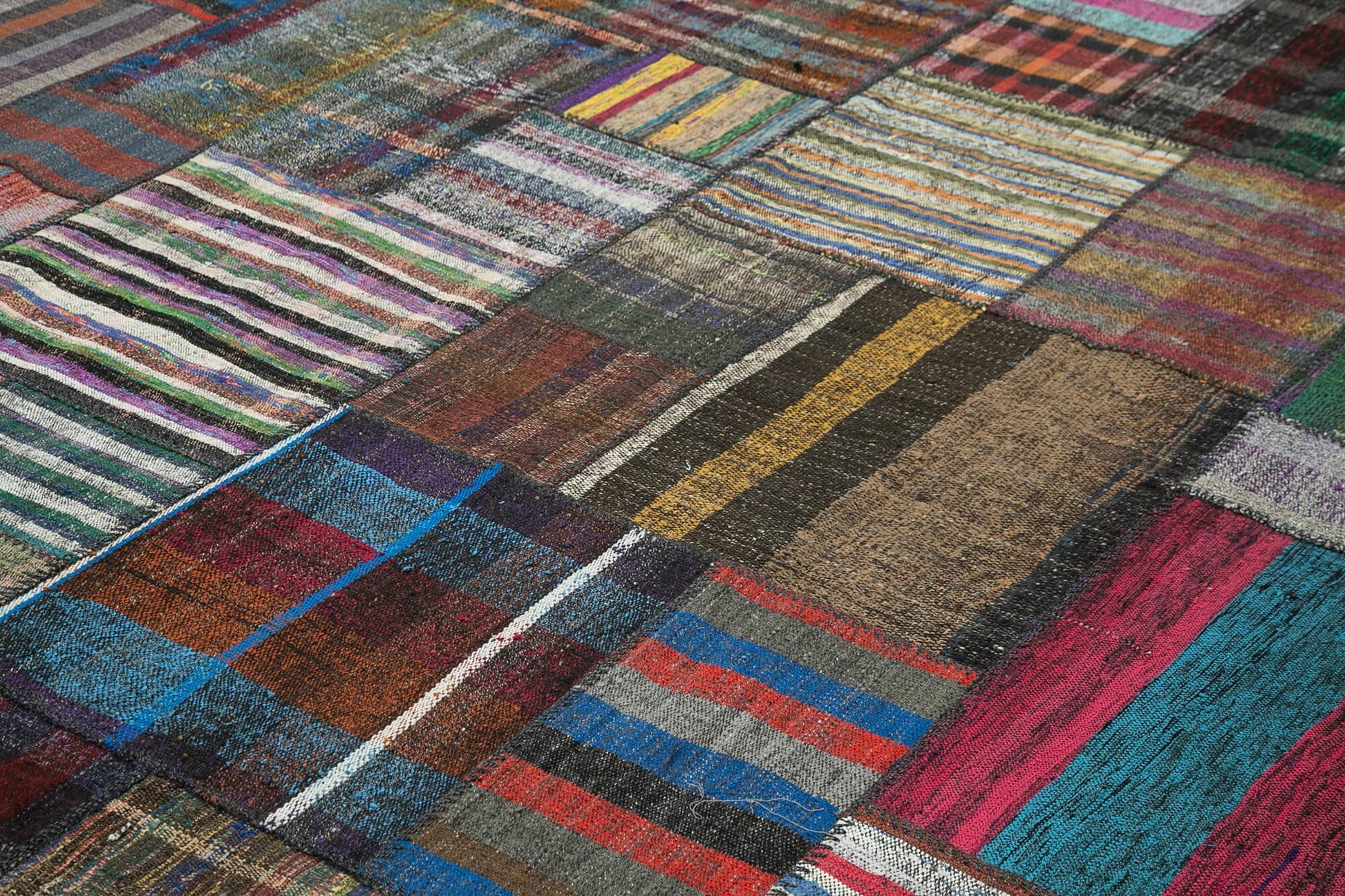 Kırk Yama Gri Patchwork Pamuk Yün El Dokuma Halısı 330x409 Agacan