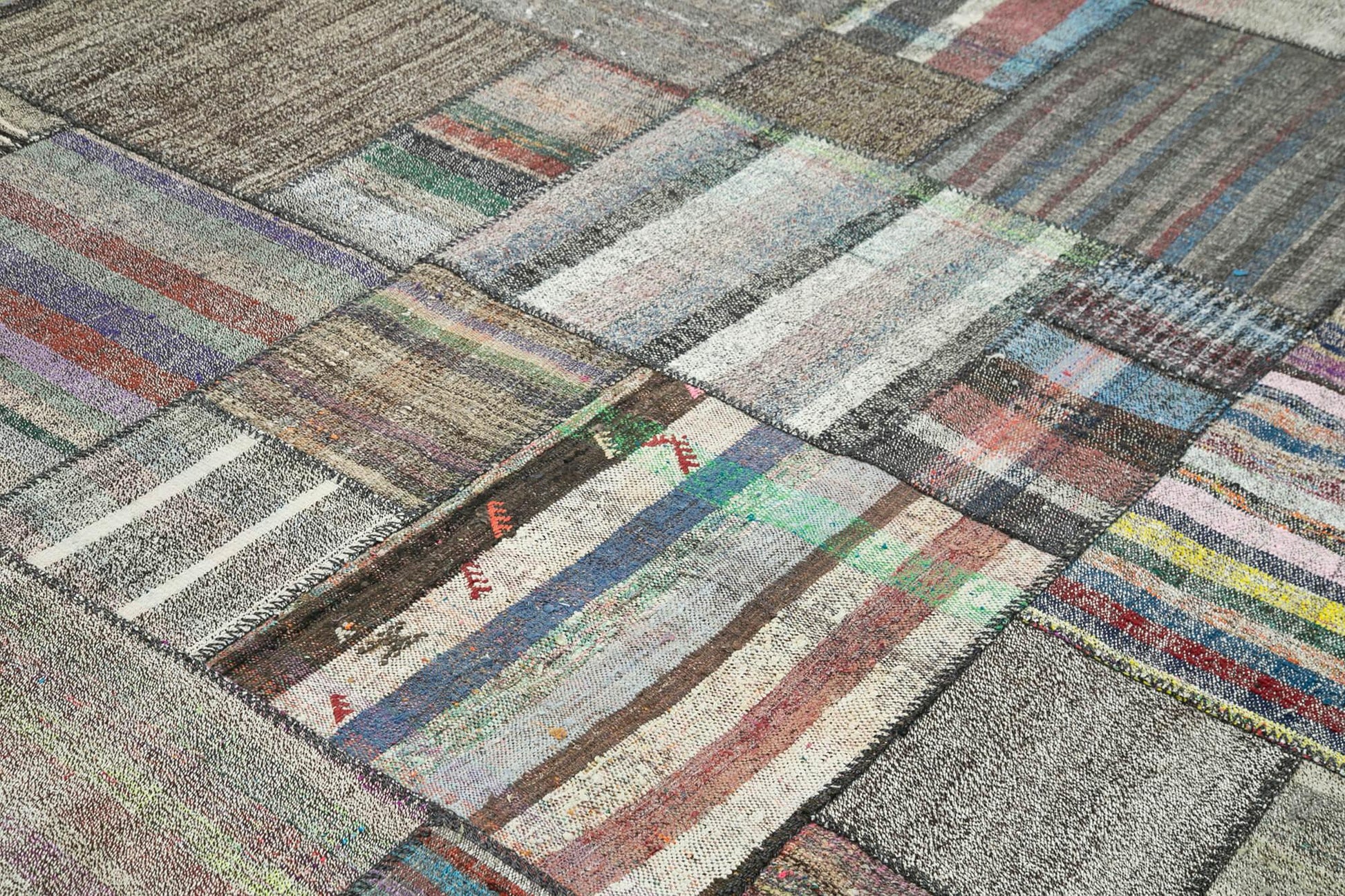 Kırk Yama Gri Patchwork Pamuk Yün El Dokuma Halısı 328x414 Agacan
