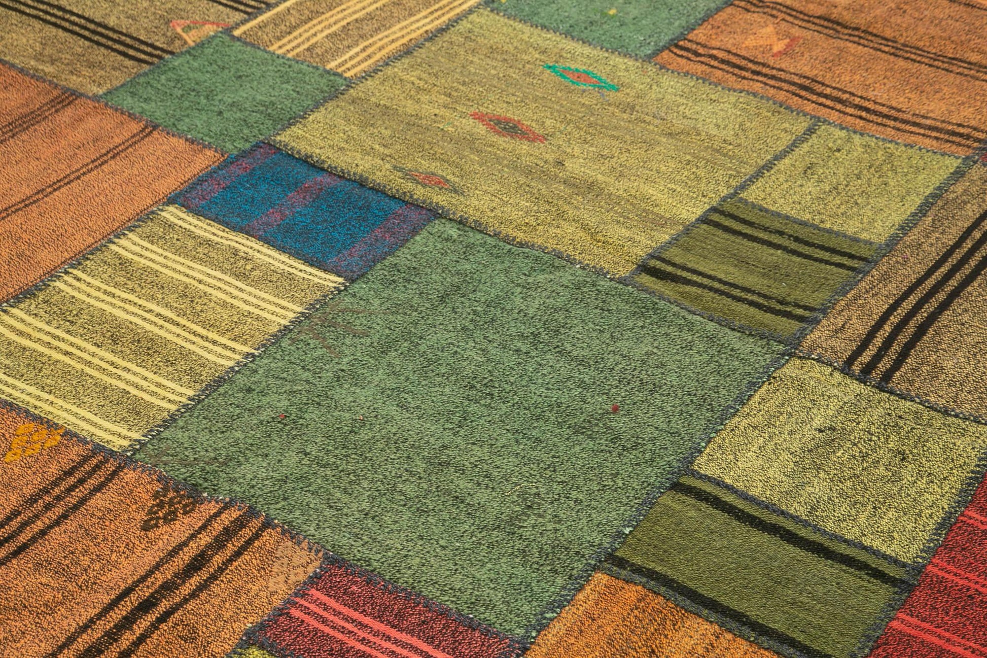 Kırk Yama Gri Patchwork Pamuk Yün El Dokuma Halısı 248x351 Agacan