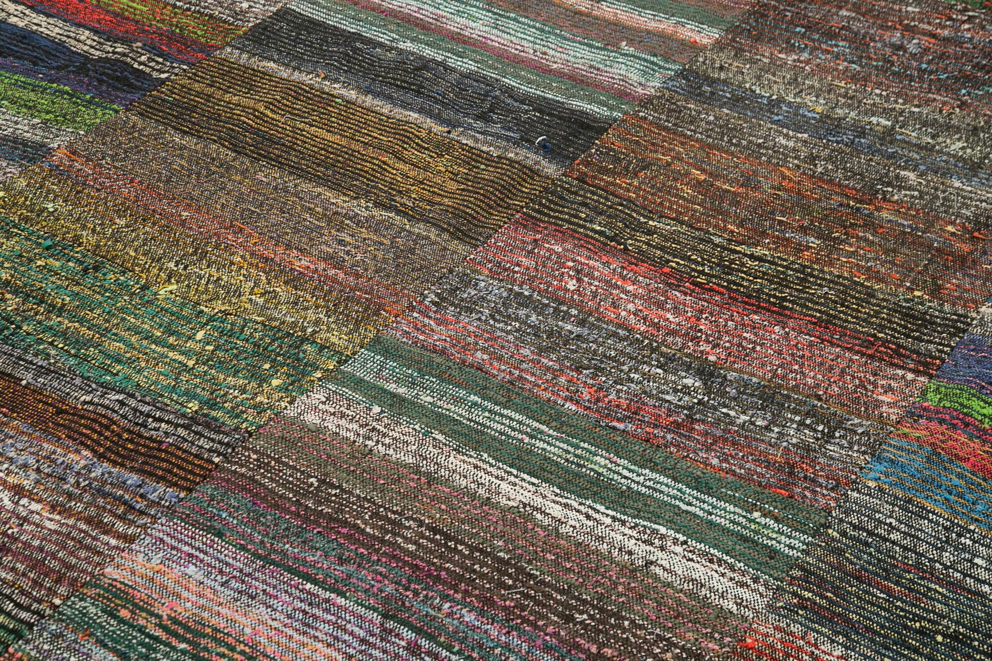 Kırk Yama Gri Patchwork Pamuk Yün El Dokuma Halısı 243x357 Agacan
