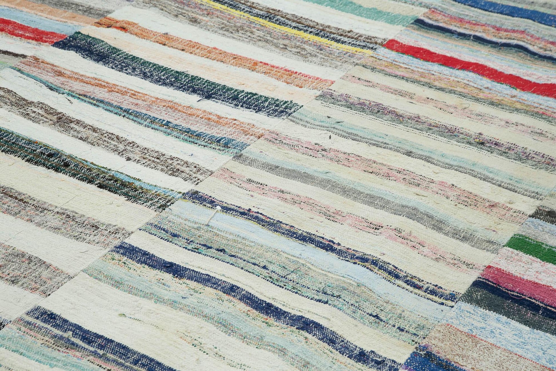 Kırk Yama Gri Patchwork Pamuk Yün El Dokuma Halısı 267x382 Agacan