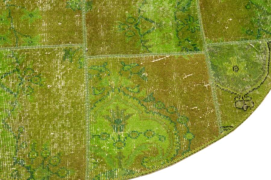 Runder grüner Vintage Teppich mit geometrischem Muster 153x153 cm – im Wohnzimmer