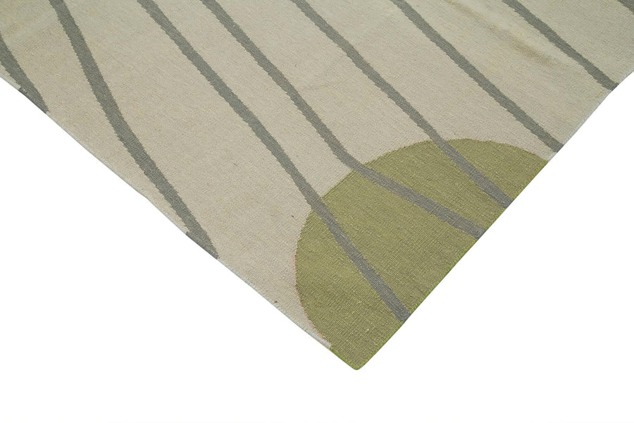 Cream and Grey Geometric Dhurrie Kilim Rug 194x295 cm (6'4" x 9'8") – in the living room