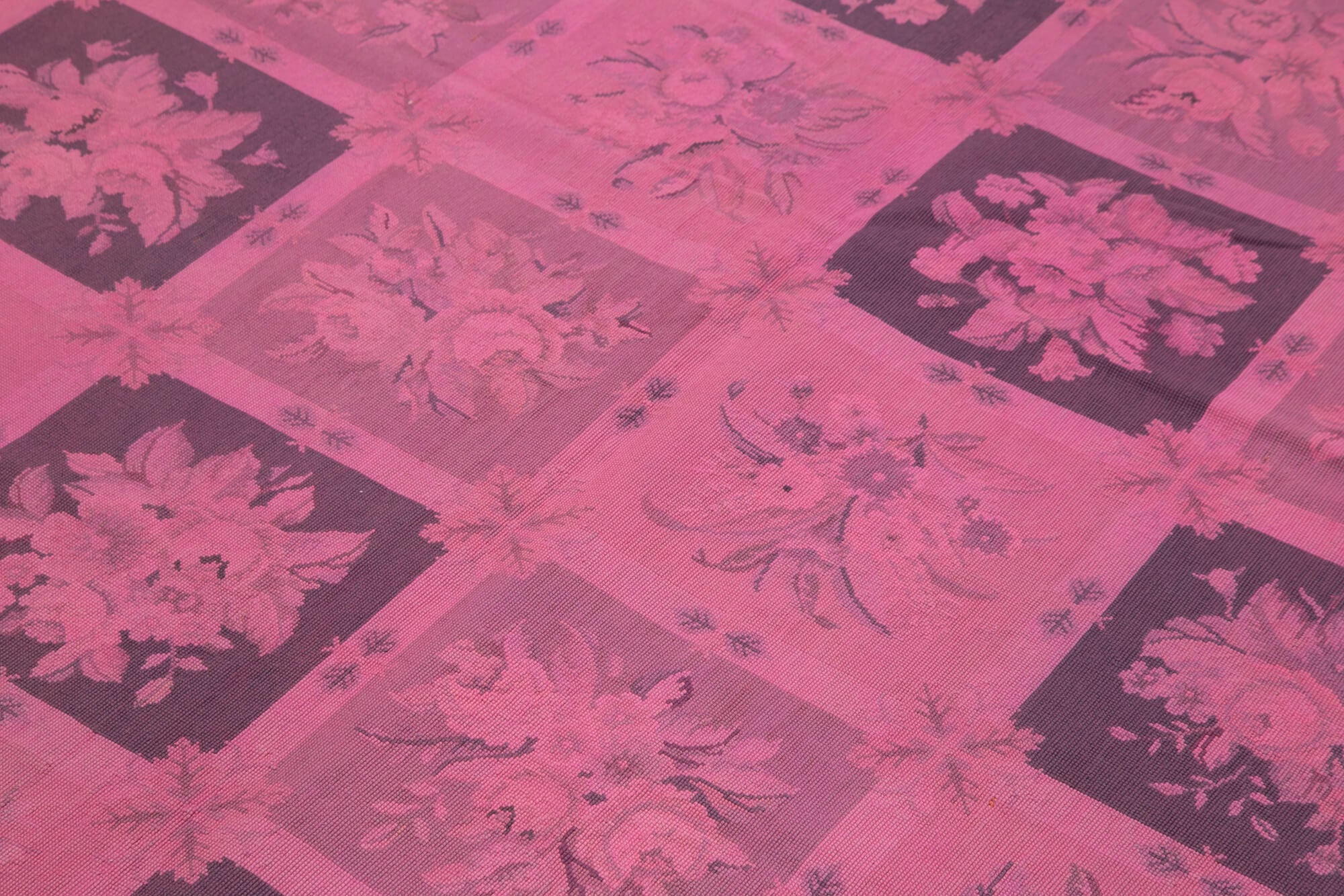 Needlepoint Pembe Çiçekli Pamuk Yün El Dokuma Halısı 156x242 Agacan