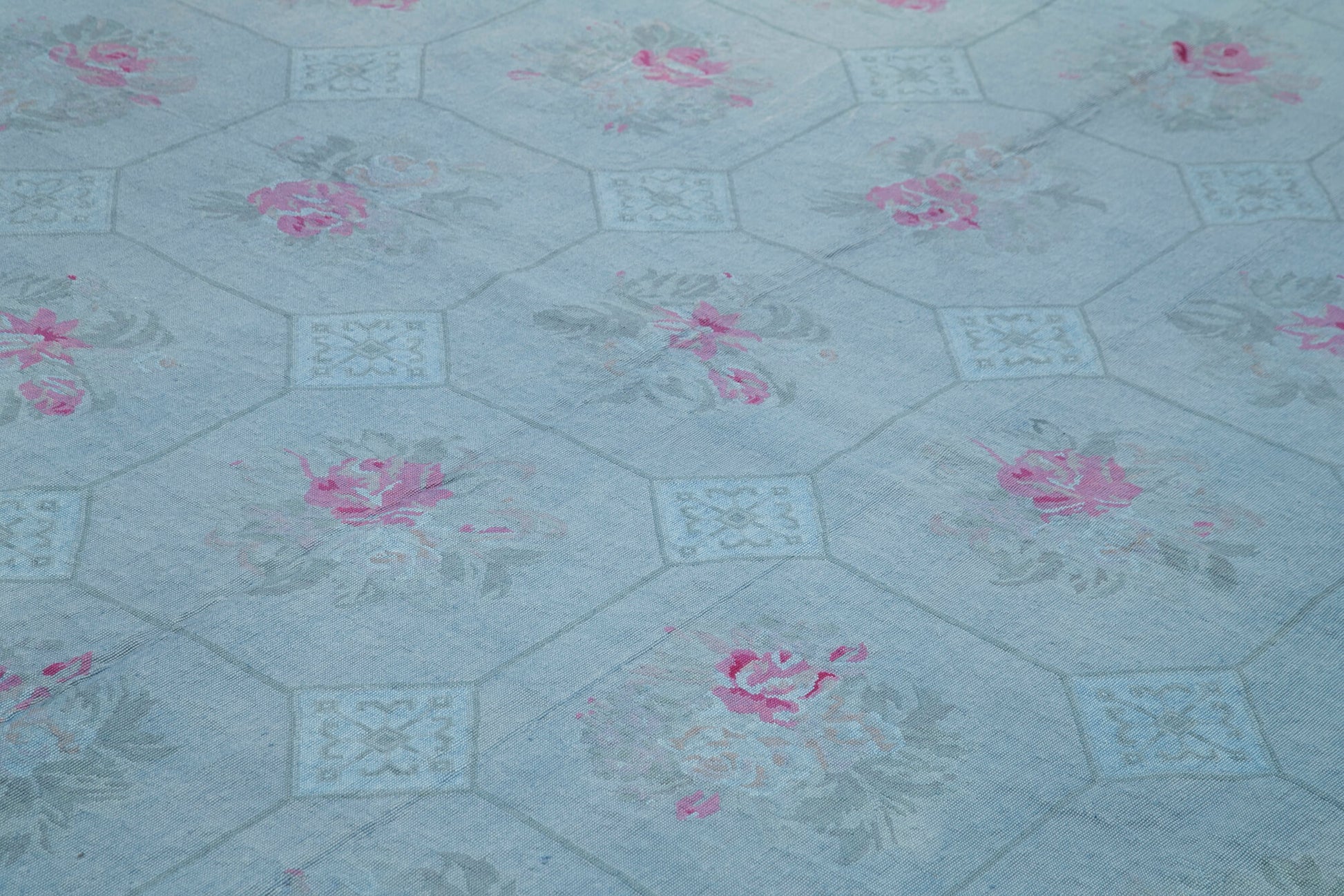 Needlepoint Mavi Çiçekli Pamuk Yün El Dokuma Halısı 245x335 Agacan