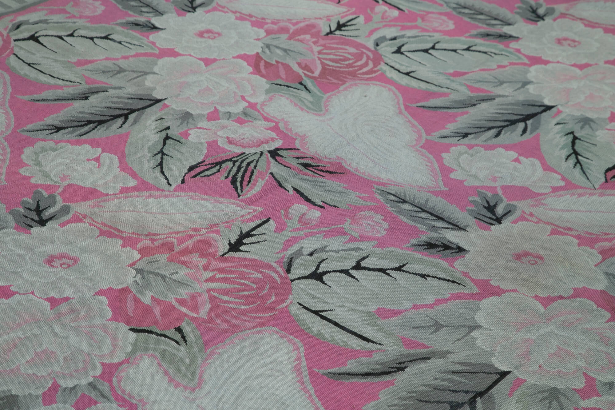 Needlepoint Gri Çiçekli Pamuk Yün El Dokuma Halısı 258x337 Agacan