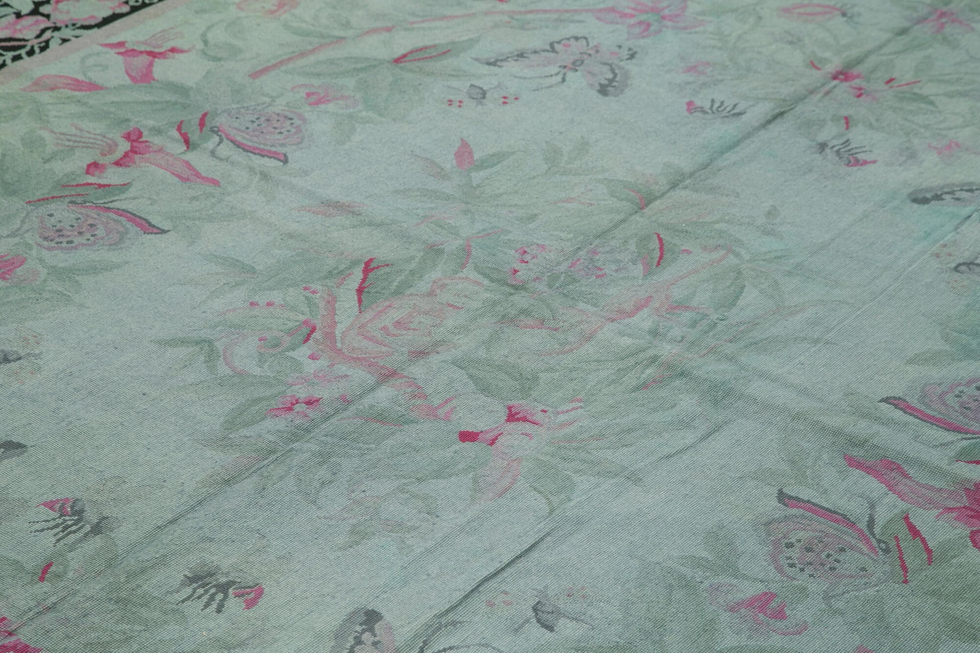 Needlepoint Gri Çiçekli Pamuk Yün El Dokuma Halısı 237x344 Agacan