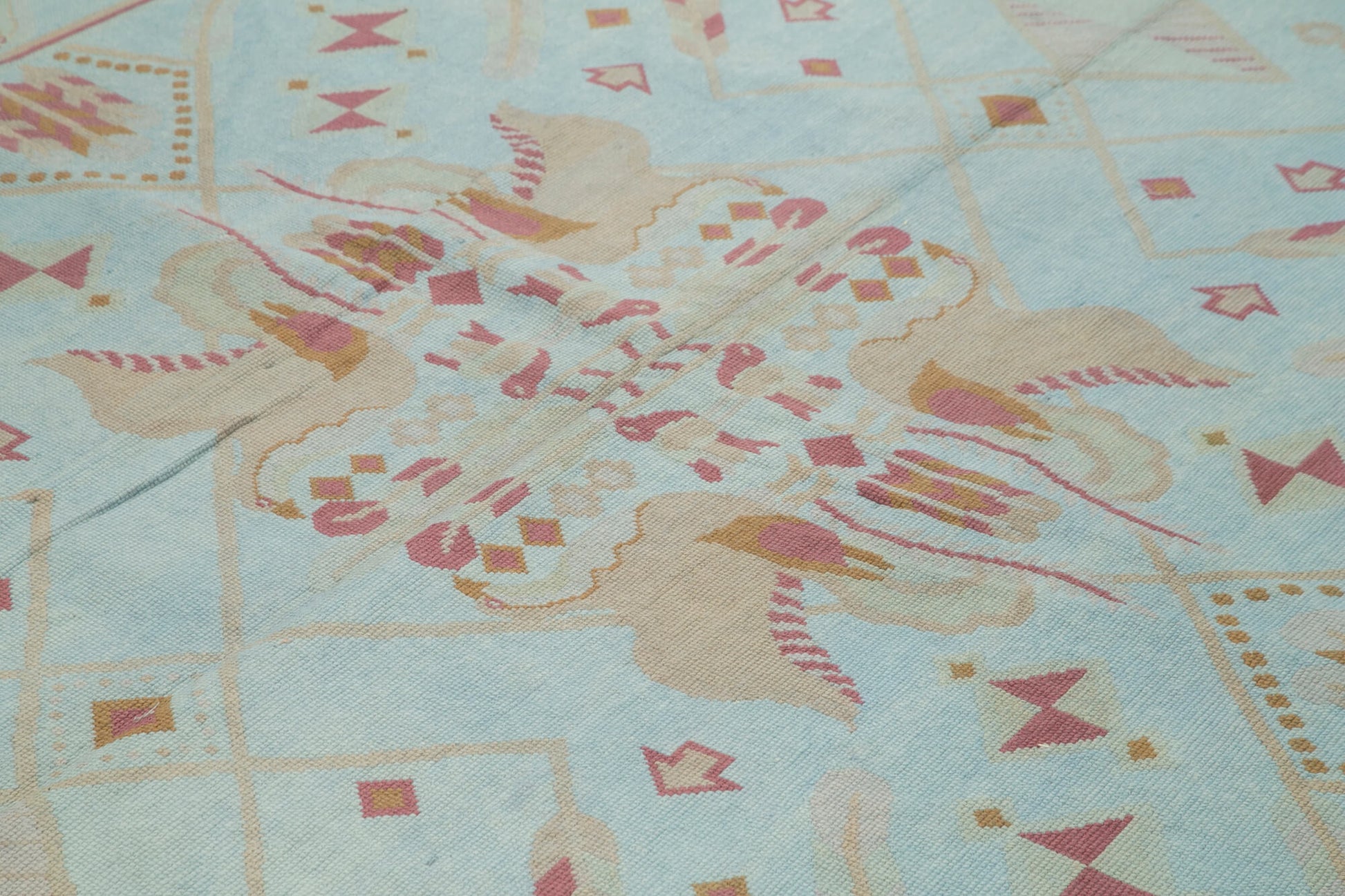 Needlepoint Mavi Çiçekli Pamuk Yün El Dokuma Halısı 238x335 Agacan