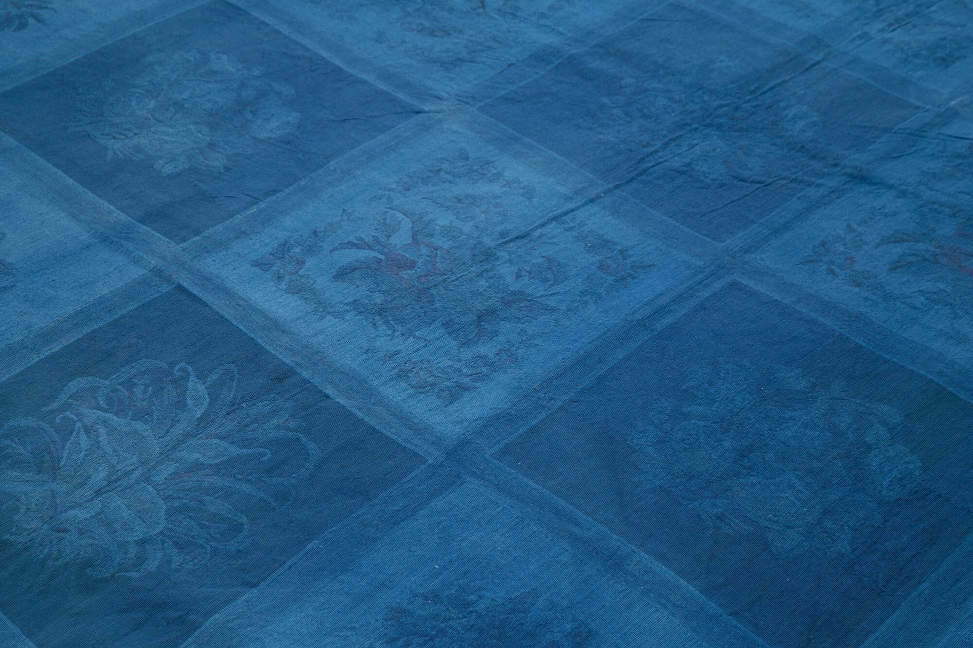 Needlepoint Mavi Çiçekli Pamuk Yün El Dokuma Halısı 235x337 Agacan