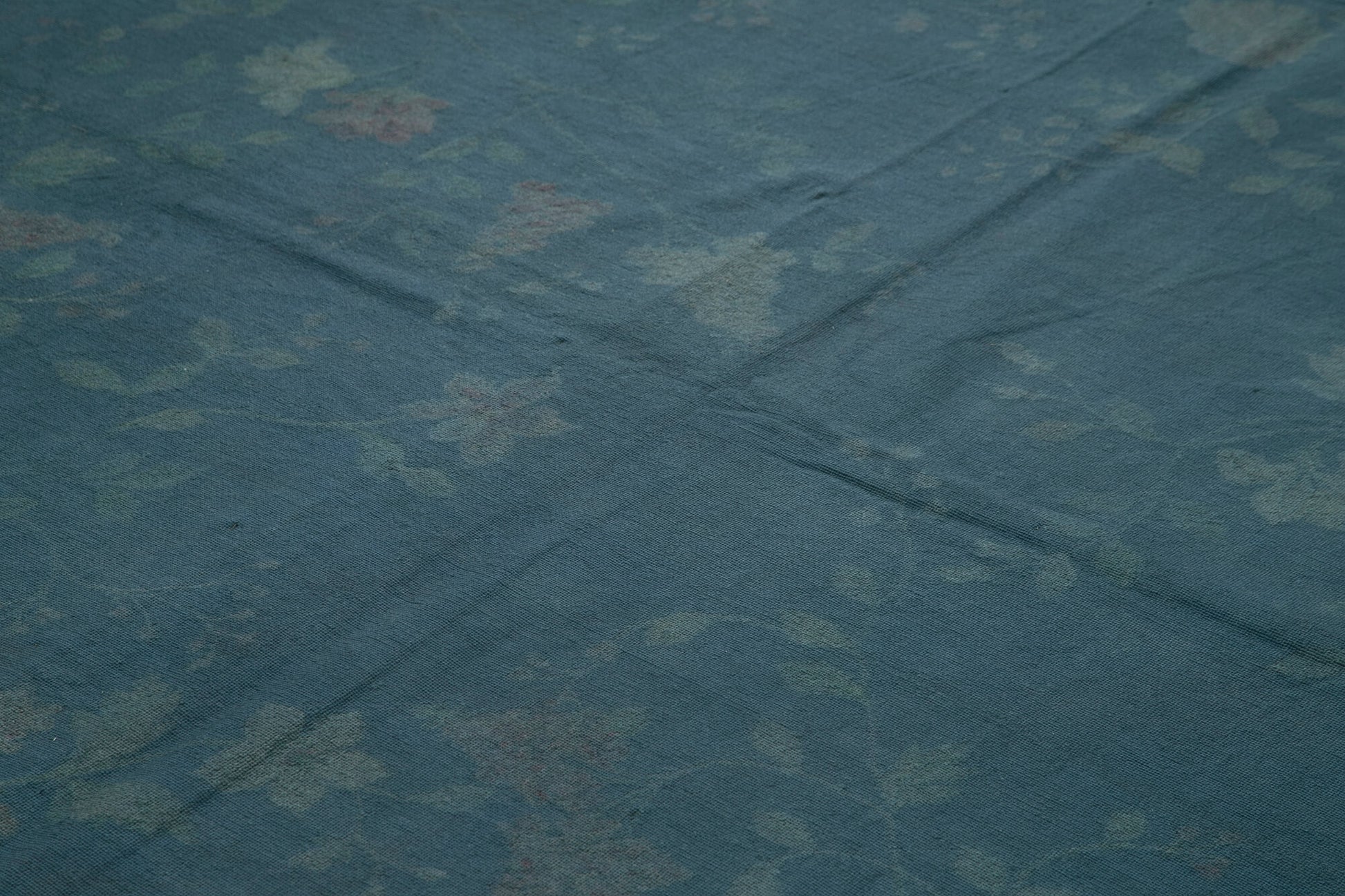 Needlepoint Mavi Çiçekli Pamuk Yün El Dokuma Halısı 253x344 Agacan