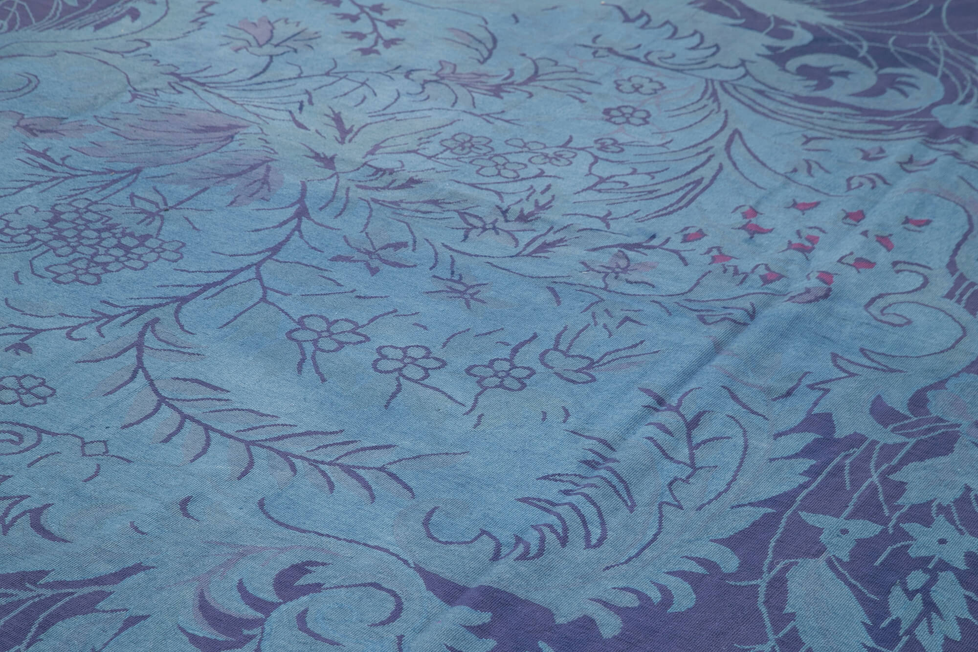 Needlepoint Mavi Çiçekli Pamuk Yün El Dokuma Halısı 308x446 Agacan