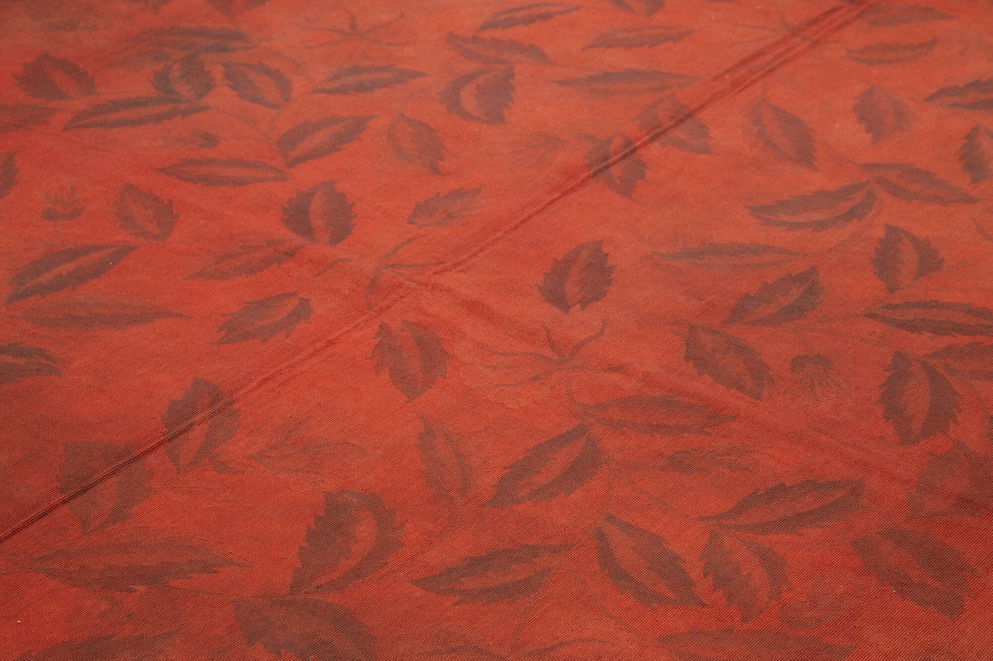 Needlepoint Kırmızı Çiçekli Pamuk Yün El Dokuma Halısı 278x358 Agacan