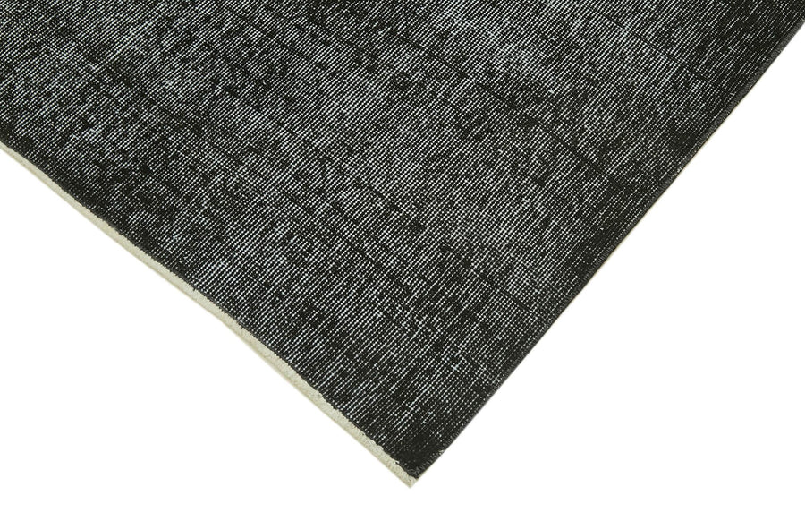 Black & Grey Abstract Overdyed Vintage Rug 161x267 cm (5'3" x 8'9") – in the living room