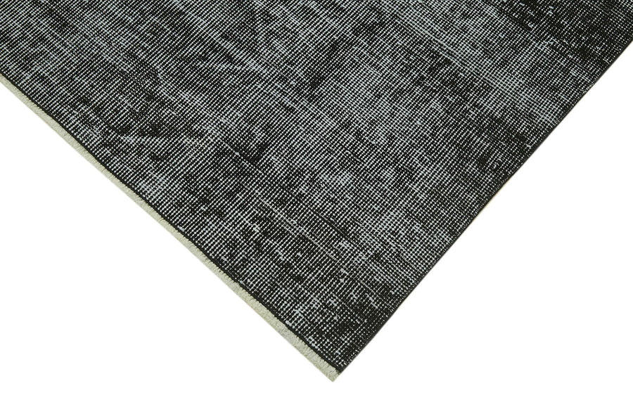 Grey Abstract Overdyed Vintage Turkish Rug 172x276 cm (5'8" x 9'1") – in the living room