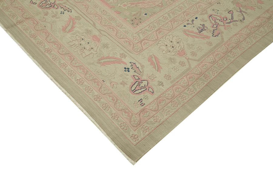 Beige and Pink Floral Vintage Hand-Knotted Wool Rug 288x405 cm (9'5" x 13'3") – in the living room