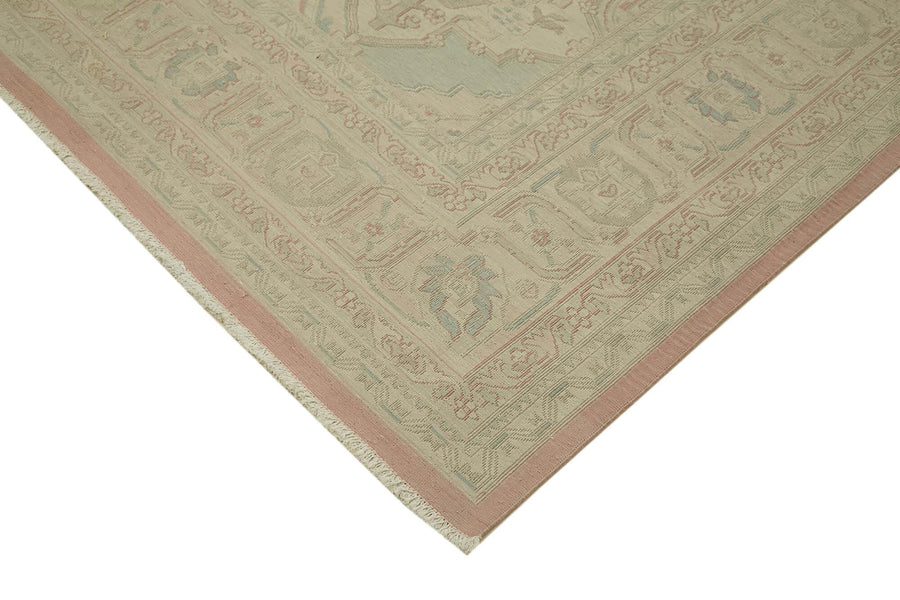 One-of-a-Kind Beige Pink Medallion Vintage Turkish Rug 287x411 cm (9'5" x 13'6") – in the living room