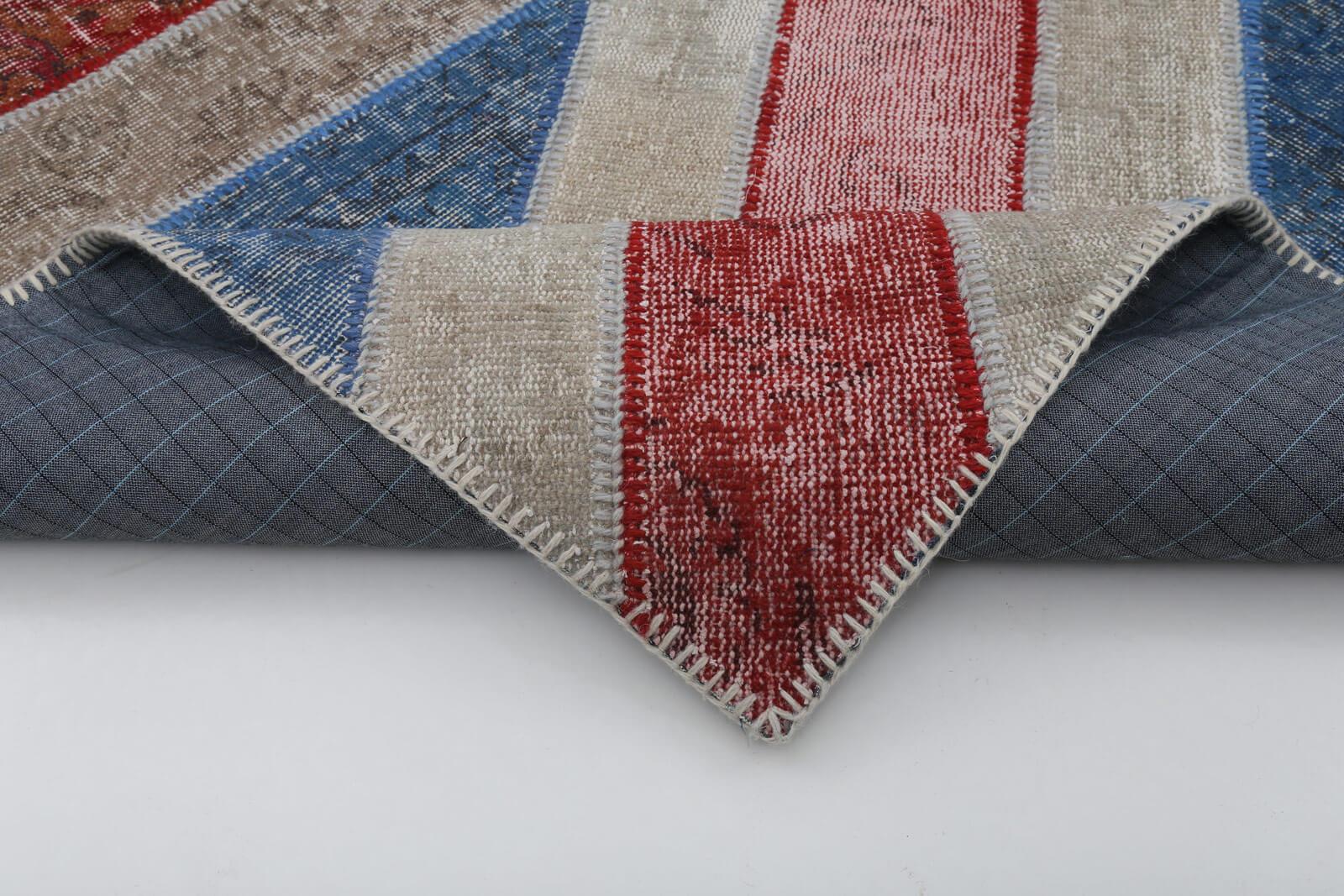 Flag Patchwork Kırmızı Figürlü Pamuk Yün El Dokuma Halısı 248x308 Agacan