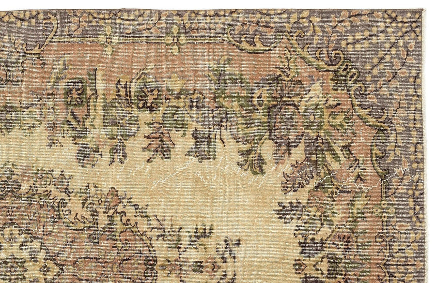 Beige & Red Medallion Hand-Knotted Wool Rug 172x277 cm (5'8" x 9'1") – in the living room