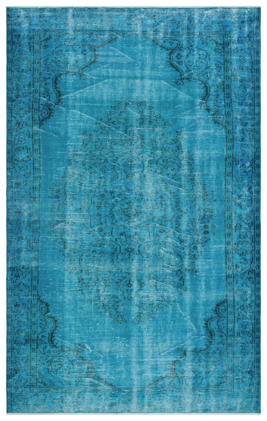 Vintage Turkish Rug with Medallion in Turquoise 177x280 cm (5'10" x 9'2") – in the hallway