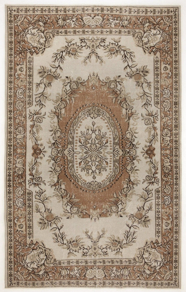 Bej Anadolu Eskitme Madalyonlu Yün Halı 187x300 - Özel Seri
