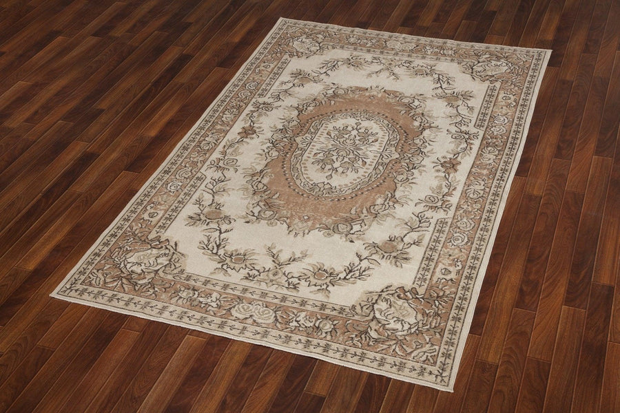 Bej Anadolu Eskitme Madalyonlu Yün Halı 187x300 - Özel Seri