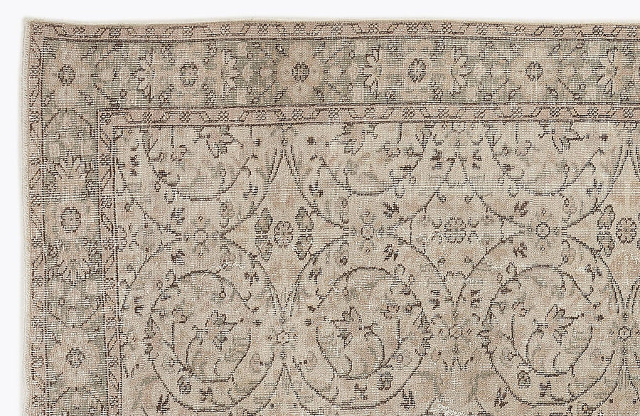 Beige & Grey Floral Hand-Knotted Rug 178x270 cm (5'10" x 8'10") – in the living room